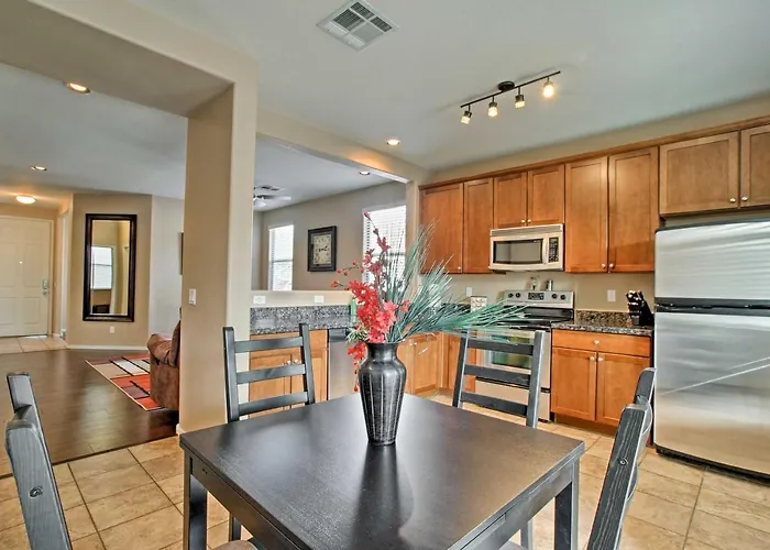 Dog-Friendly Retreat W/ Patio & Yard In Gilbert!